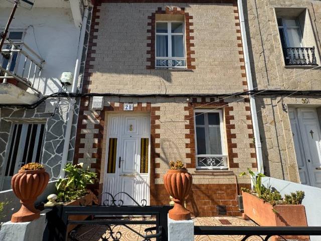 Chalet en venta en Muros, Galicia