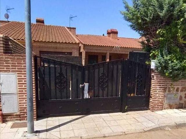 Villa en venta en Nambroca