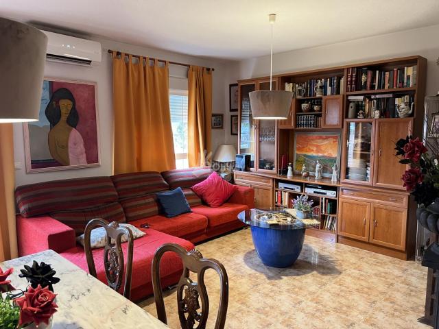 Villa en venta en Navalagamella
