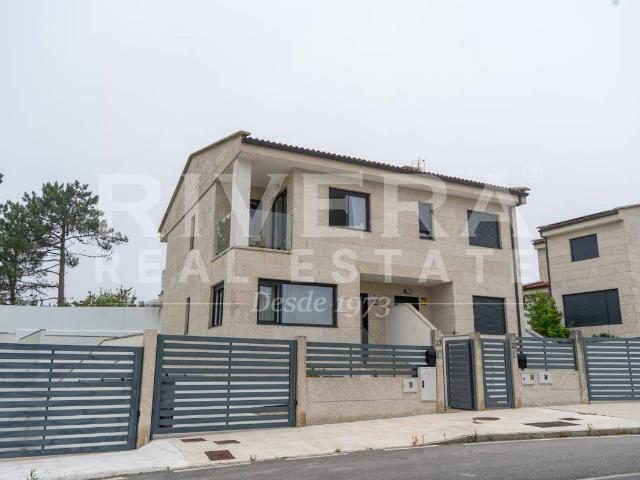 Villa en venta en Sanxenxo, A Florida
