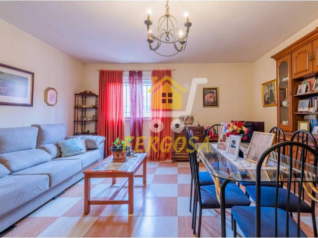Villa en venta en Novés