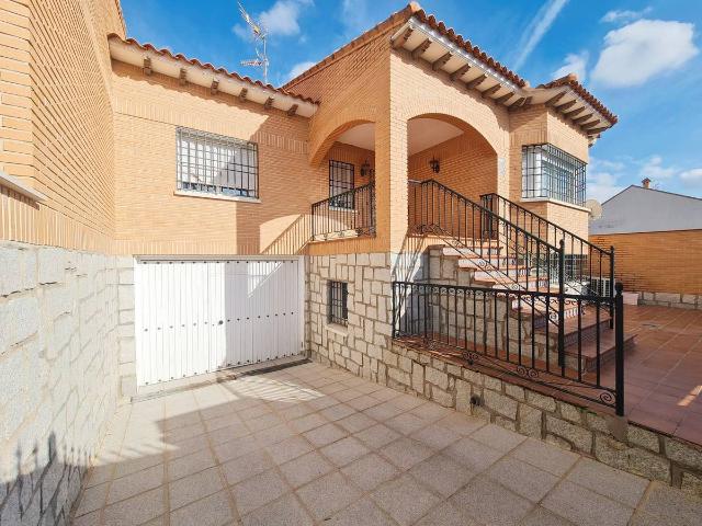 Chalet en venta en Novés, Toledo