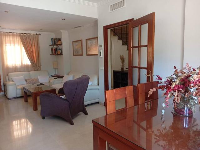 Chalet en venta en Alcalá De Guadaíra, Andalucía
