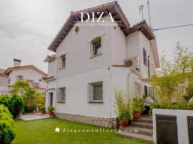 Villa en venta en Madrid, Cortes