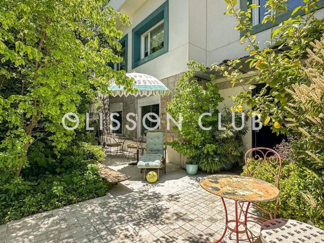 Villa en venta en Madrid, Cortes