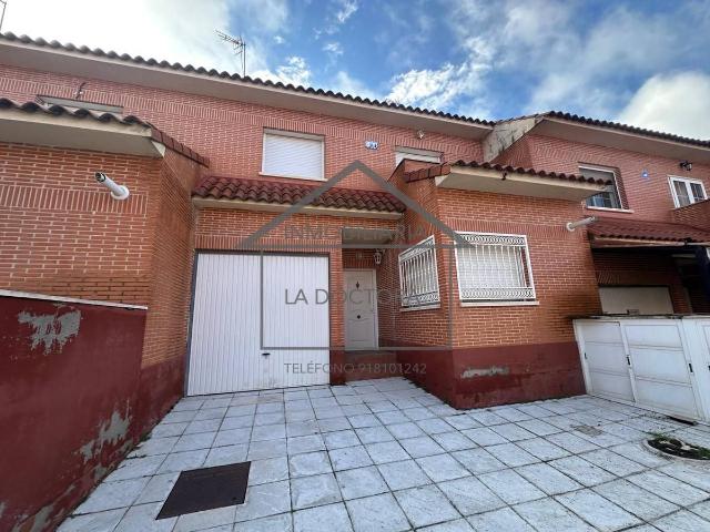 Villa en venta en Numancia De La Sagra