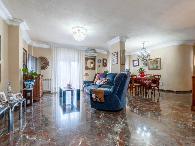 Chalet en venta en Ogíjares, Granada