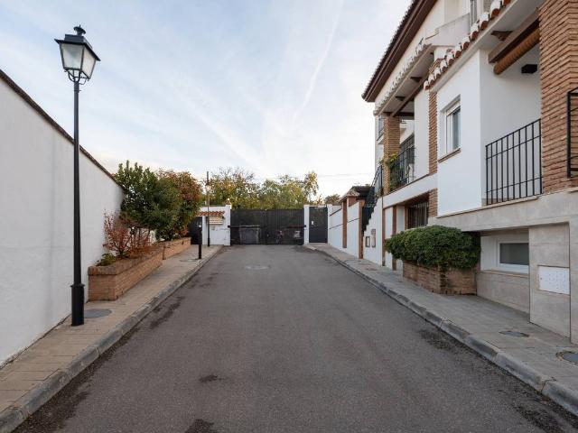 Chalet en venta en Ogíjares, Granada