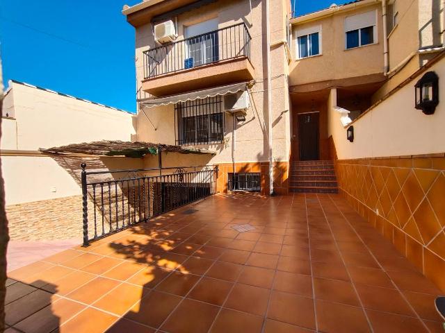 Chalet en venta en Ogíjares, Granada