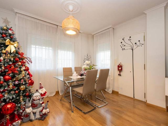 Chalet en venta en Ogíjares, Granada