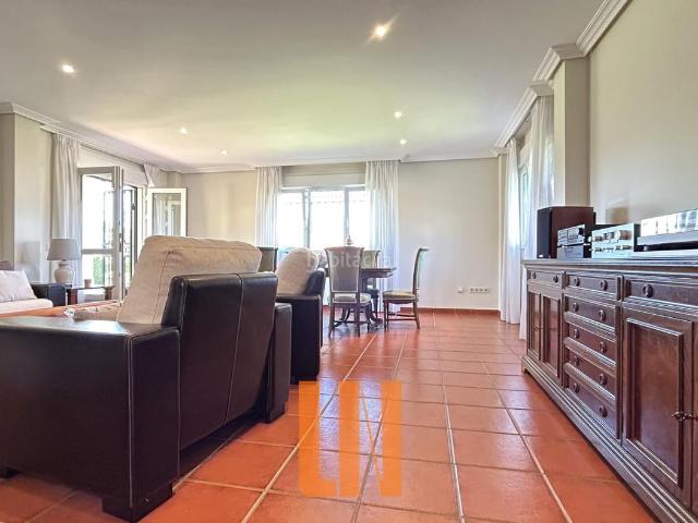 Villa en venta en Oleiros
