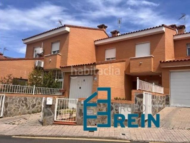 Chalet en venta en Olías Del Rey, Castilla-La Mancha