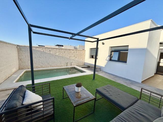 Chalet en venta en Olías Del Rey, Castilla-La Mancha