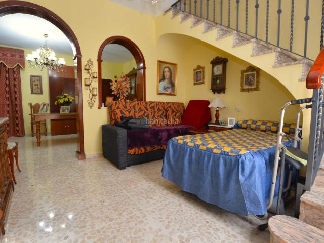 Chalet en venta en Olivares, Andalucía