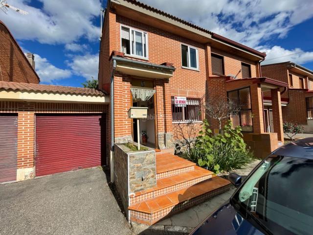 Chalet en venta en Olmedo De Camaces, Castilla y León