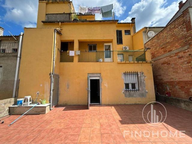 Casa en venta en Olot, Desemparats