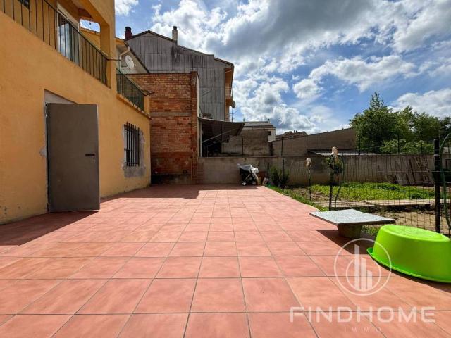 Casa en venta en Olot, Desemparats