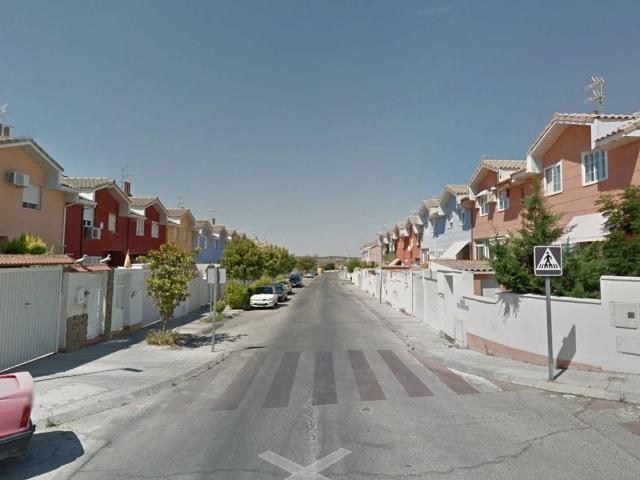 Villa en venta en Ontígola