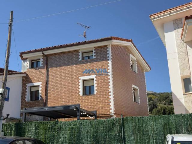 Chalet en venta en Casco Histórico, Castro-urdiales