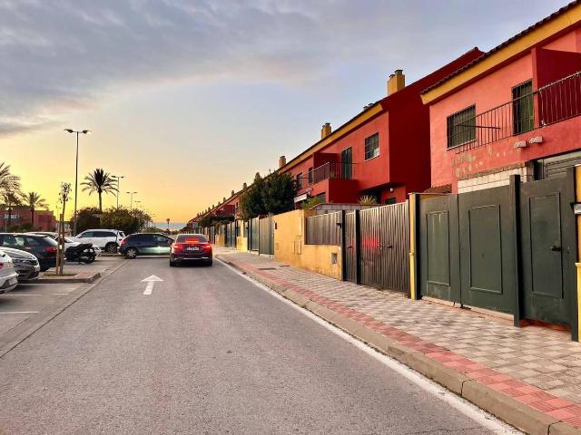 Chalet en venta en Alcalá De Guadaíra, Andalucía