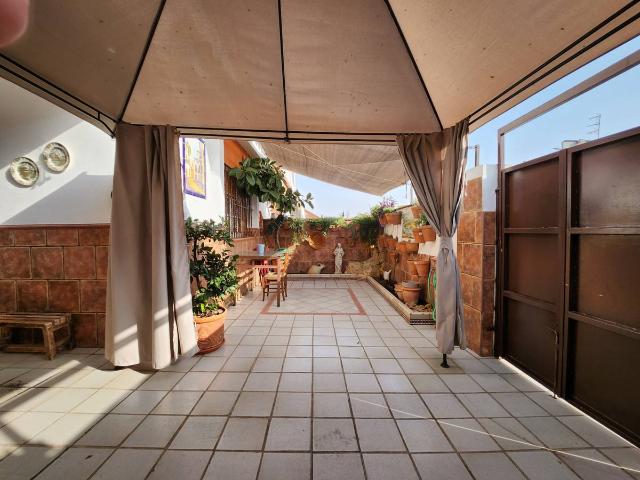 Chalet en venta en Alcalá De Guadaíra, Andalucía