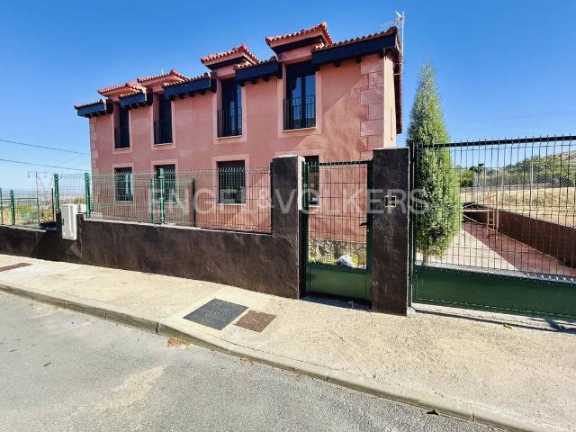 Villa en venta en Otero De Herreros