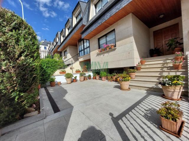 Chalet en venta en Centro, Ourense