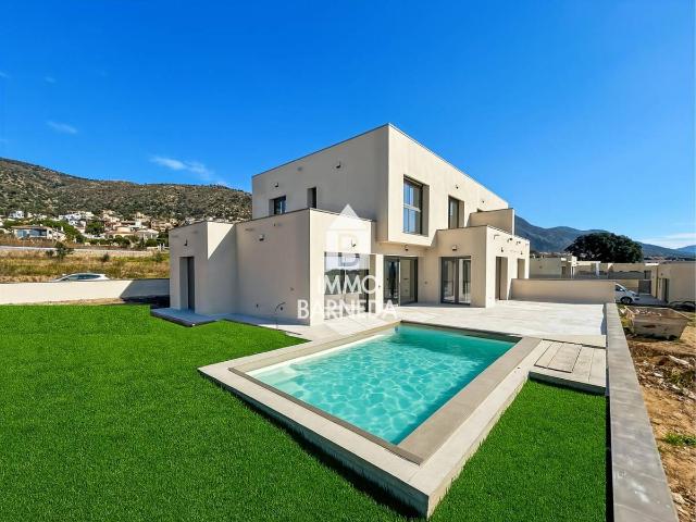 Villa en venta en Palau-saverdera