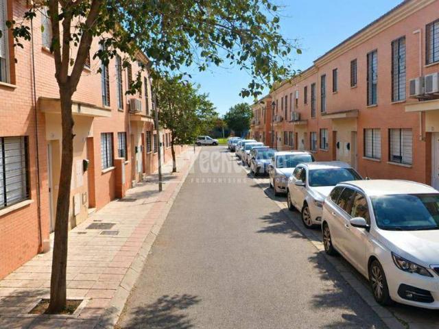 Chalet en venta en Palomares Del Río, Andalucía