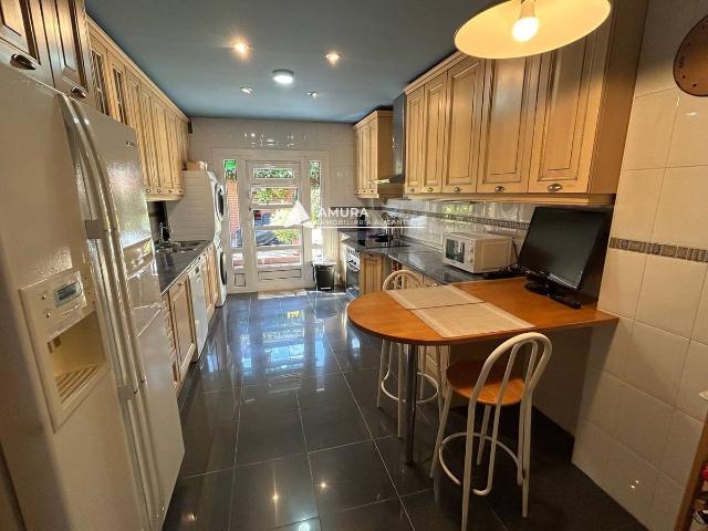 Villa en venta en Madrid, Cortes