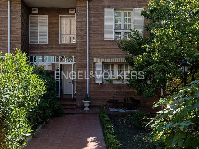 Villa en venta en Madrid, Cortes