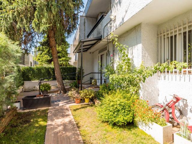 Villa en venta en Madrid, Cortes
