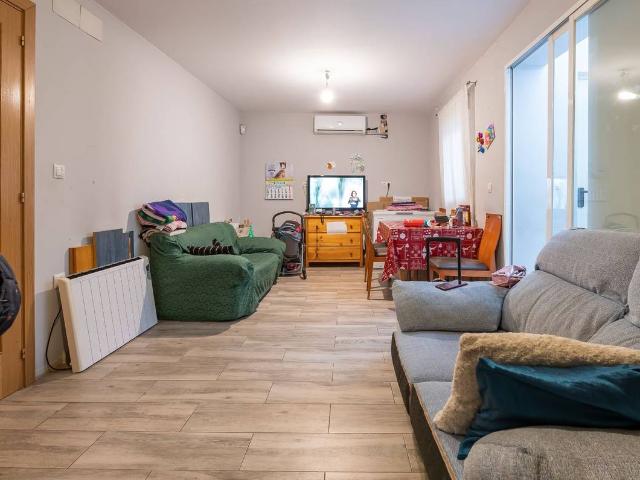Villa en venta en Madrid, Cortes