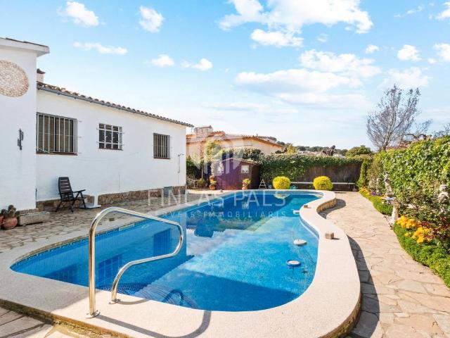 Villa en venta en Pals