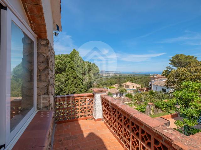 Chalet en venta en Mas Tomasi, Baix Empordà