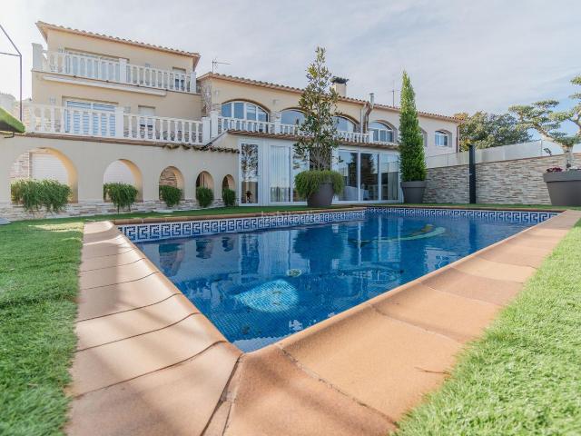 Chalet en venta en Mas Tomasi, Baix Empordà