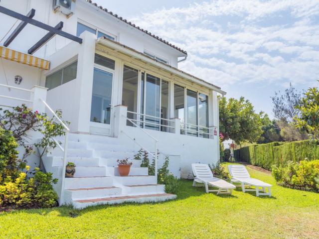 Chalet en venta en Barriada Islas Canarias, Costa del Sol Occidental