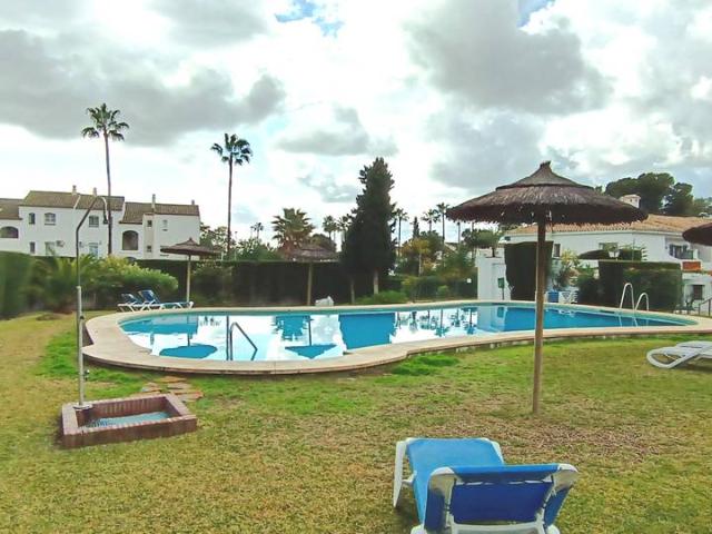Chalet en venta en Barriada Islas Canarias, Costa del Sol Occidental