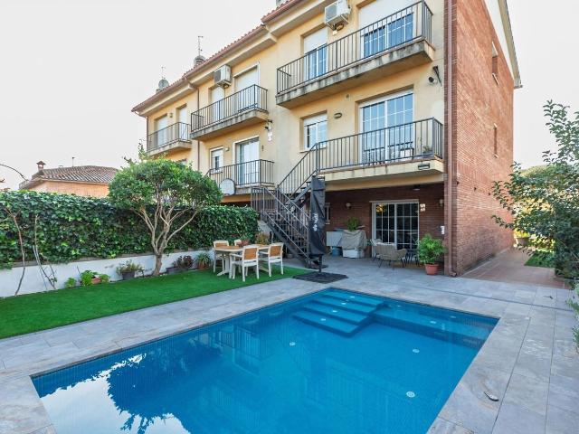 Chalet en venta en l'Eixample de Parets, Vallès Oriental