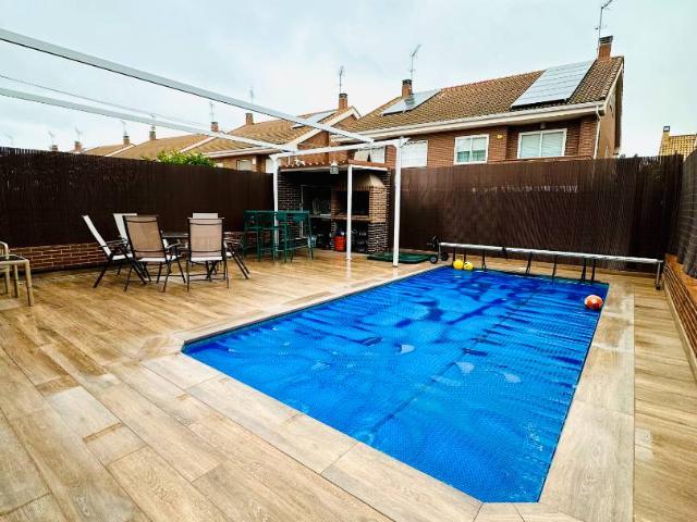 Chalet en venta en Parla, Madrid