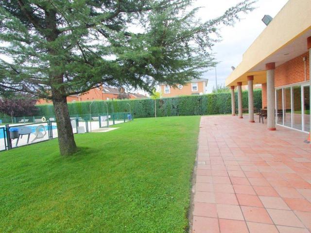 Villa en venta en Torrejón De Ardoz