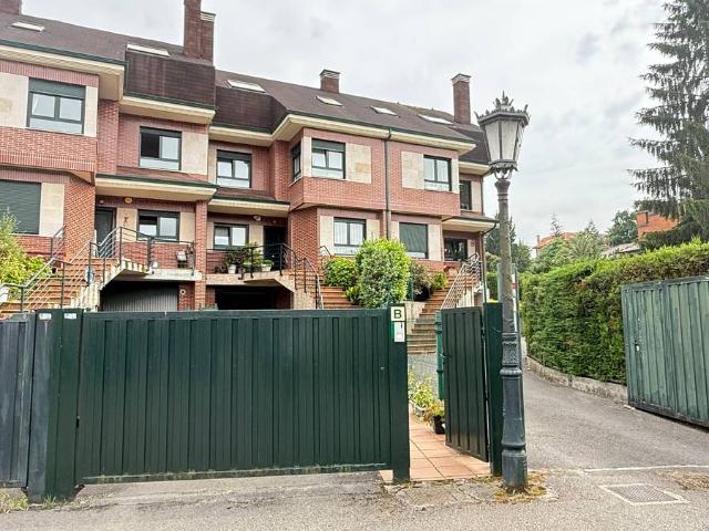 Villa en venta en Oviedo, Casco Antiguo