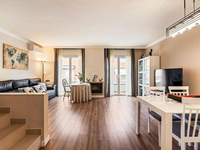 Chalet en venta en la Torre-roja, Viladecans