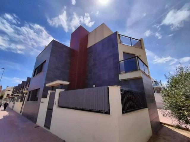 Chalet en venta en Castelló de la Plana / Castellón de la Plana, Castelló / Castellón