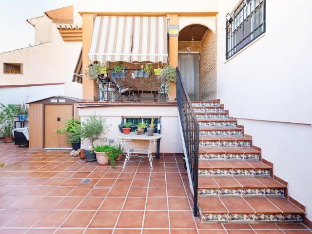 Villa en venta en Peligros, Monteluz