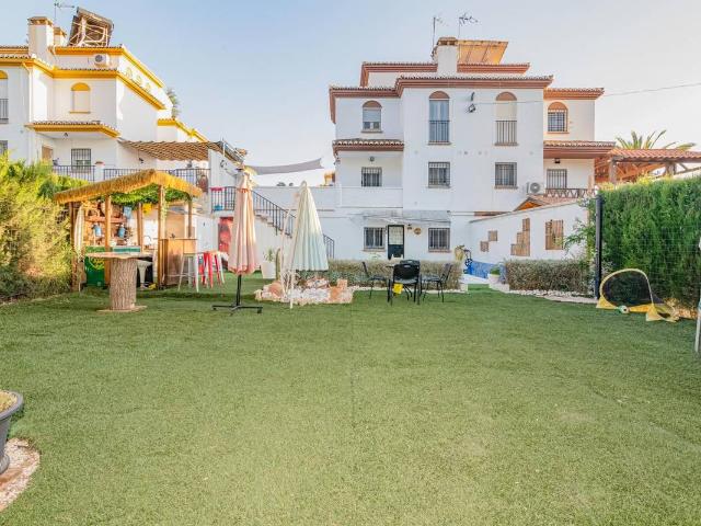 Villa en venta en Peligros, Monteluz Villa en venta en Peligros, Monteluz