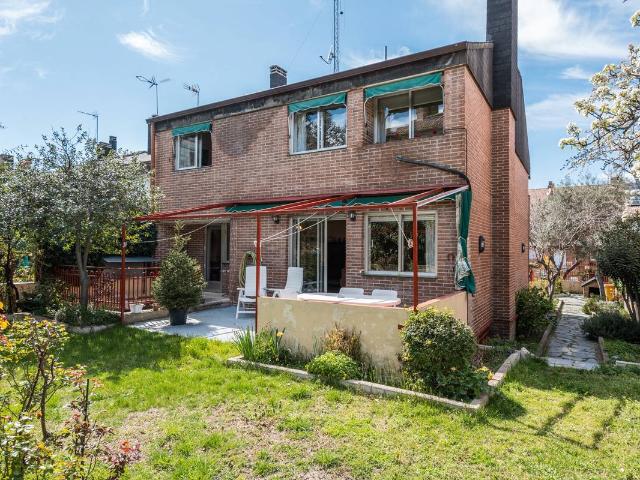 Villa en venta en Madrid, Cortes