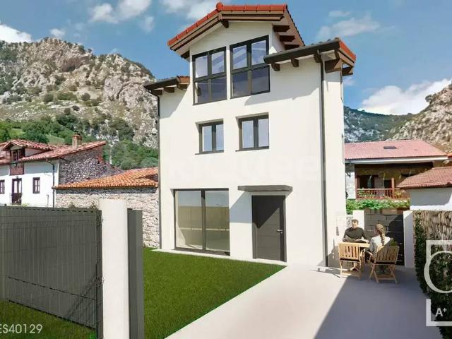 Chalet en venta en Peñamellera Alta, Asturias