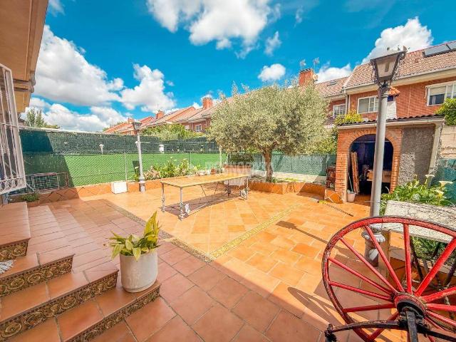 Villa en venta en Parla, La Laguna Villa en venta en Parla, La Laguna