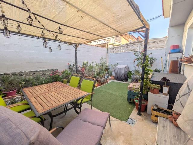 Chalet en venta en Madrebuena, Pioz